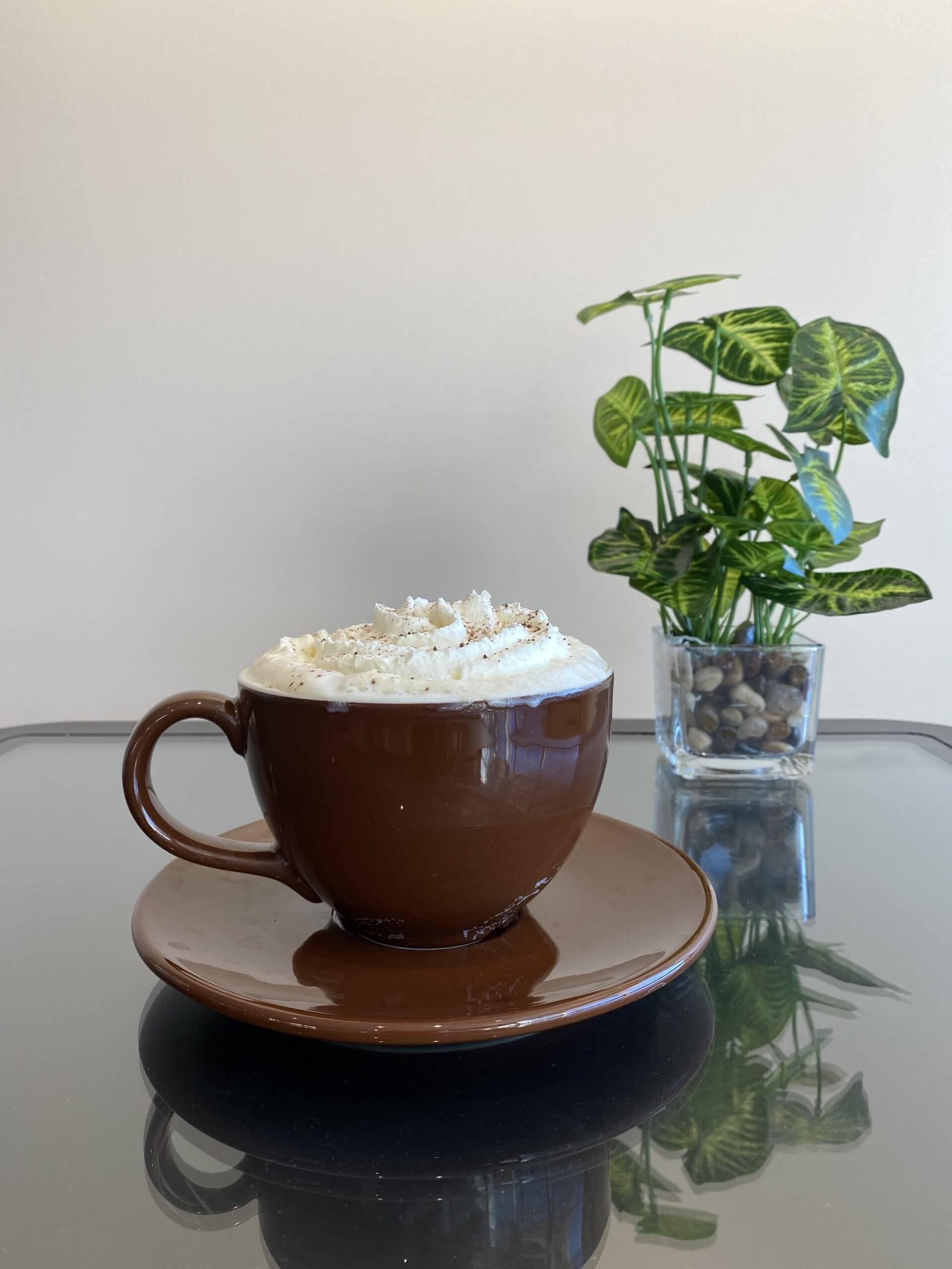 https://cupofdreamscoffeeandtea.com/wp-content/uploads/2022/01/lattee-whiped-cream.jpg